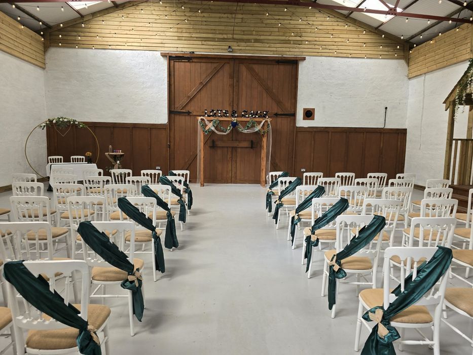 Gallery Item 11 for Cholderton Rare Breeds Farm - Vine View Barn